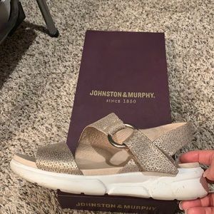 Johnston and Murphy gold leather sandals